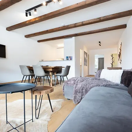 Modern Crossing Facing Piz Rosatsch Apartment