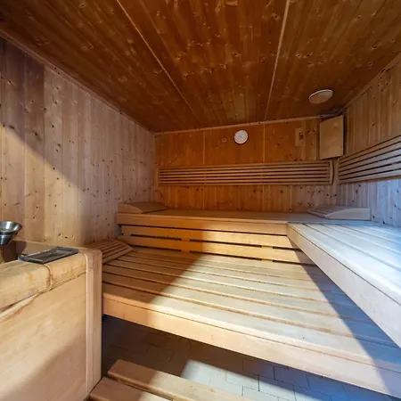 Scenic Alpine Apartment With Pool & Sauna Apartmán