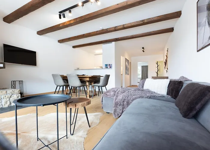 Modern Crossing Facing Piz Rosatsch Apartamento